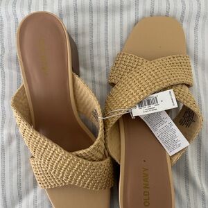 Old Navy Tan summer heels NEW